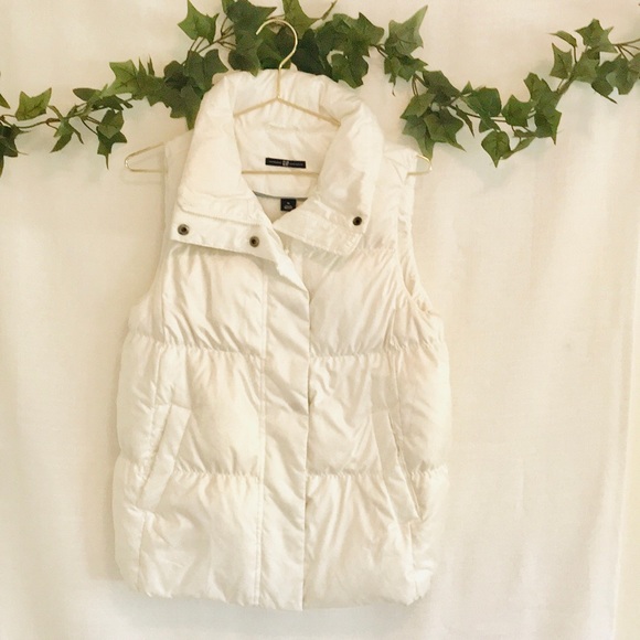 GAP Jackets & Blazers - GAP puffer vest